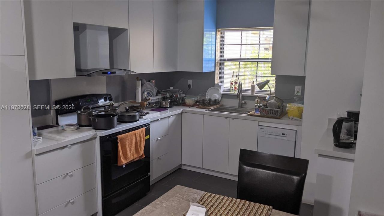 15509 N Miami Lakeway N , Unit 102, Miami Lakes, FL 33014 Photo