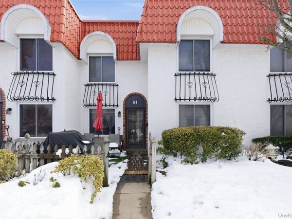 81 Alhambra Drive, Oceanside, NY 11572