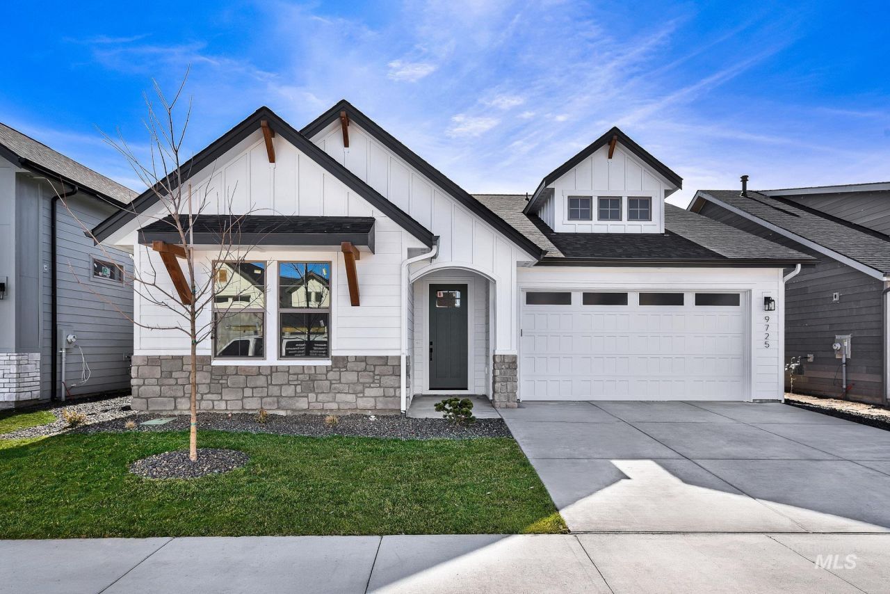 9725 W Snow Wolf Ln, Star, ID 83669 Main Photo