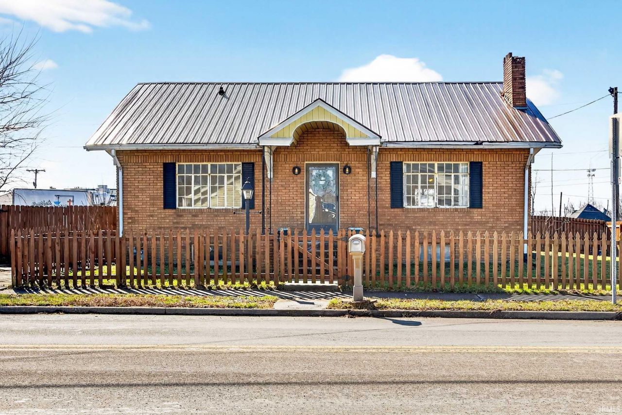 1412 5th Street, Bedford, IN 47421 Main Photo