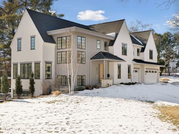 4813 Woodhill Way , Edina, MN 55424