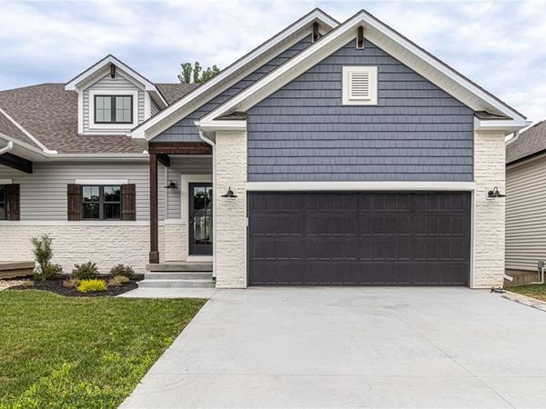 3109 Carlisle Court, St Joseph, MO 64506