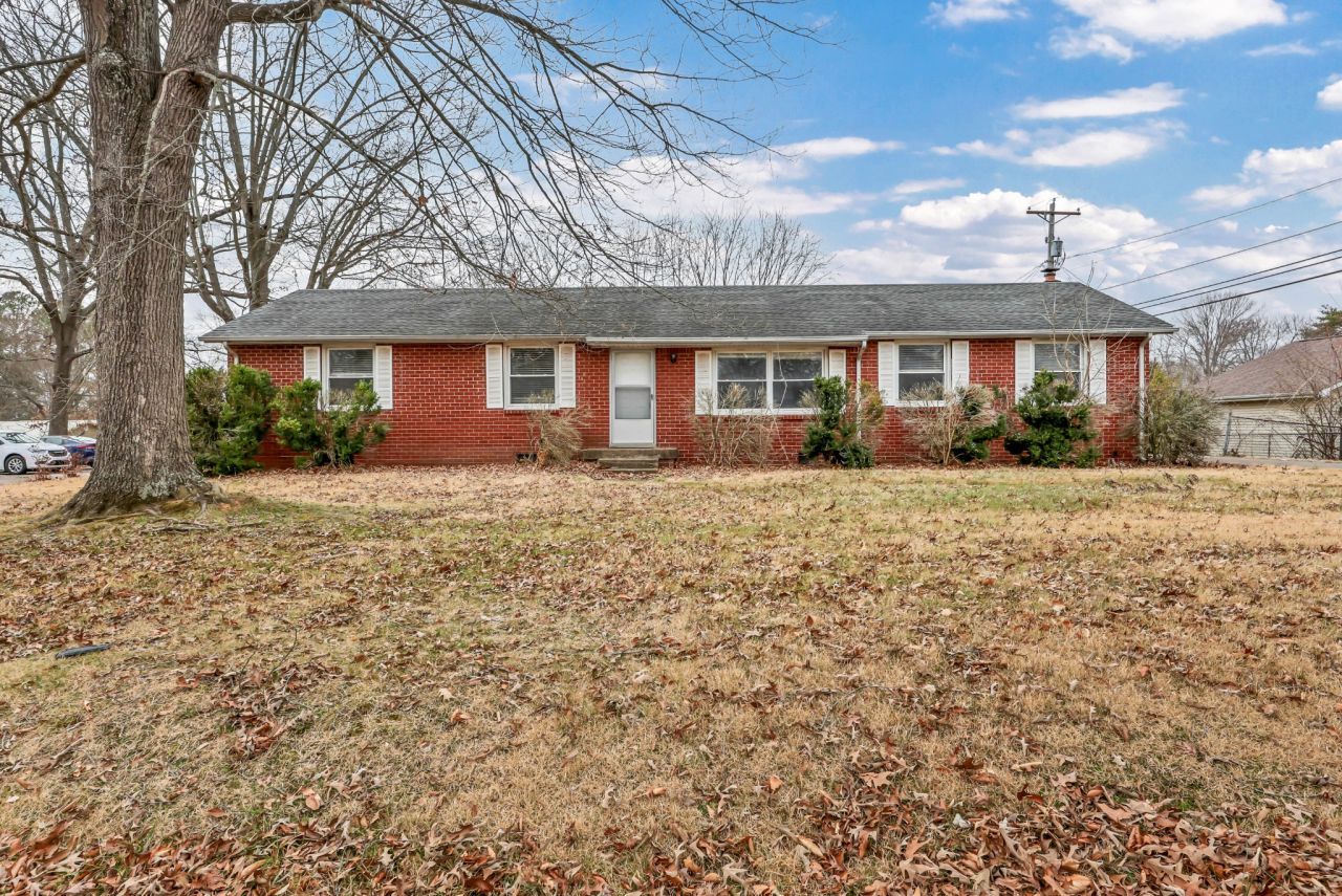 27 Binks Dr, Clarksville, TN 37042 Main Photo