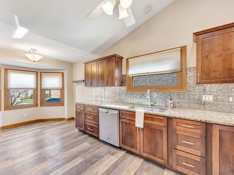 3311 Starhaven Trail, Green Township, OH 45248 Photo 9