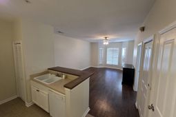 900 Taylor Street  photo 4