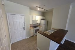 900 Taylor Street  photo 4