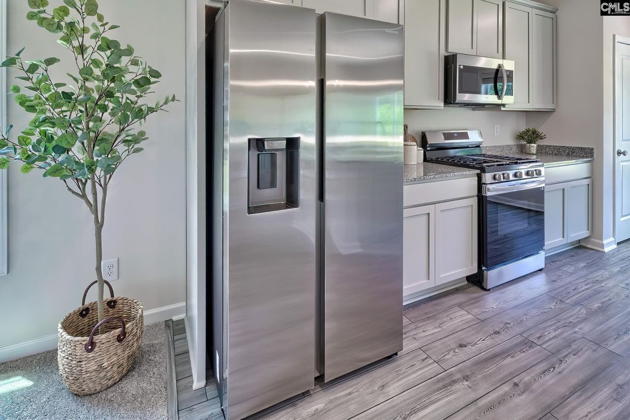 724 Samantha Street Photo 13