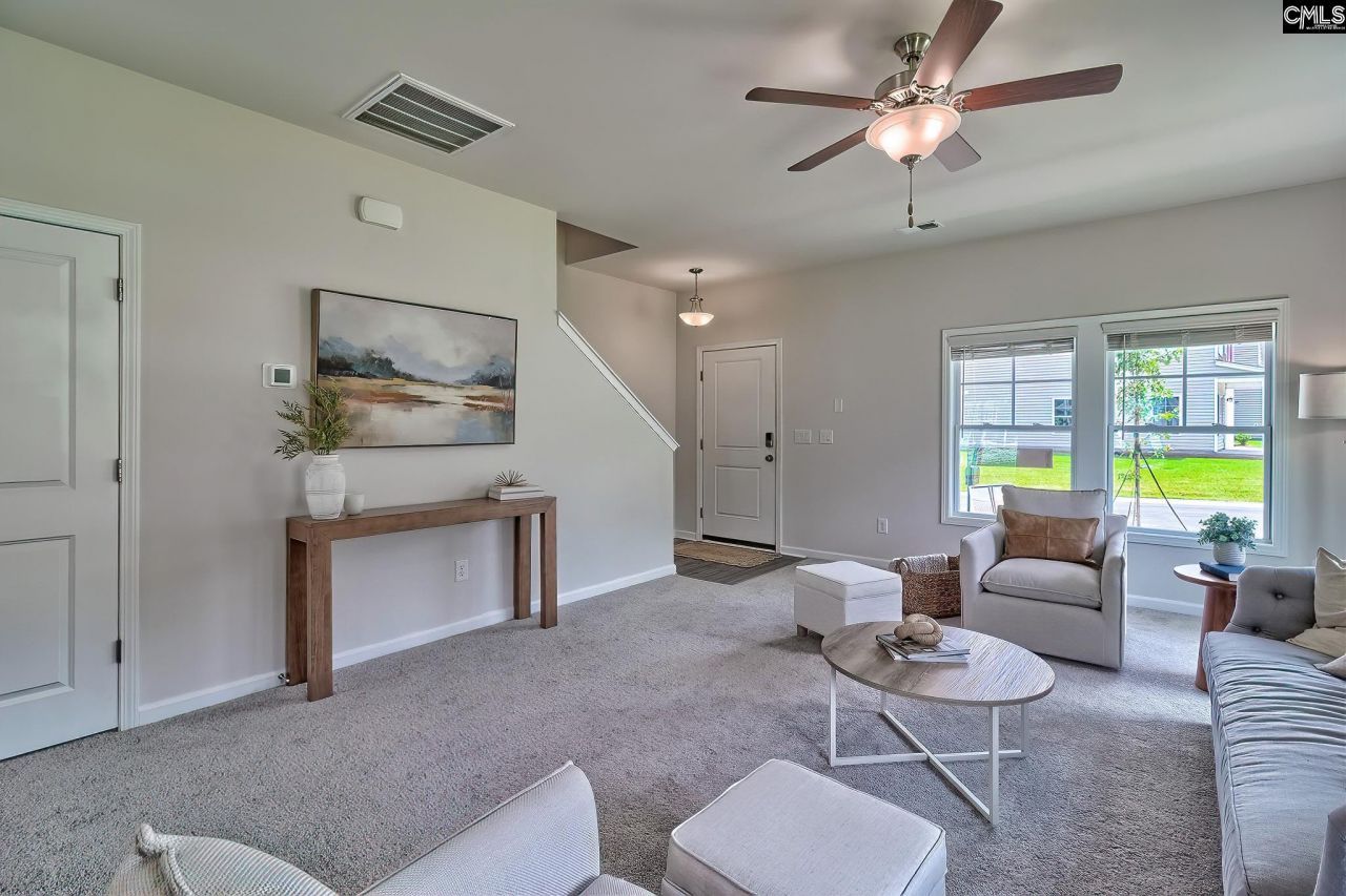 724 Samantha Street Photo 7