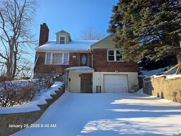 326 Roberts Avenue , Yonkers, NY 10703