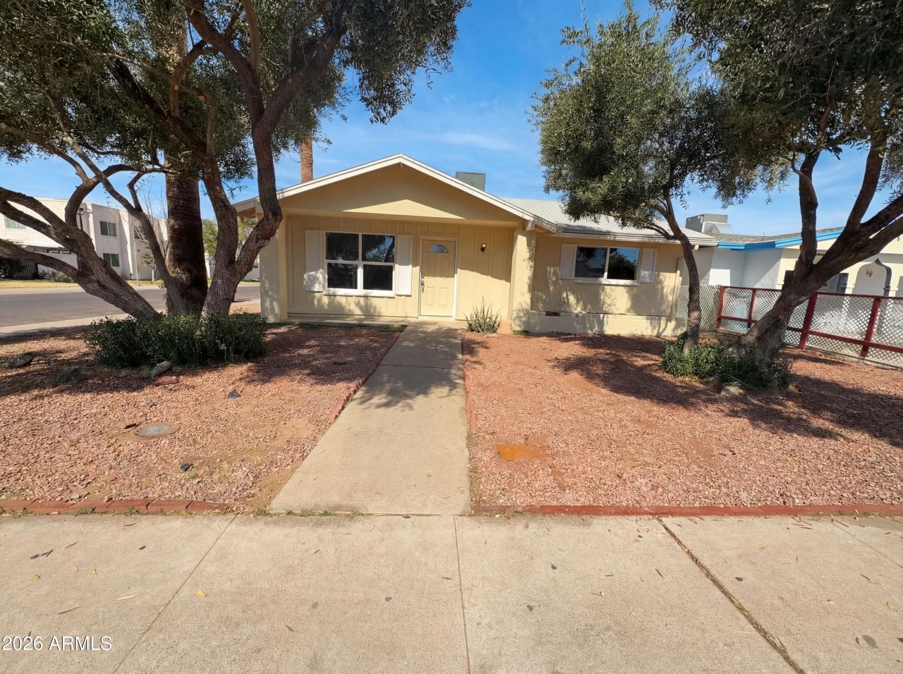 4150 W Medlock Drive, Phoenix, AZ 85019 Main Photo