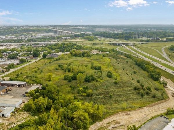 1329 E Schaaf Road, Brooklyn Heights, OH 44131