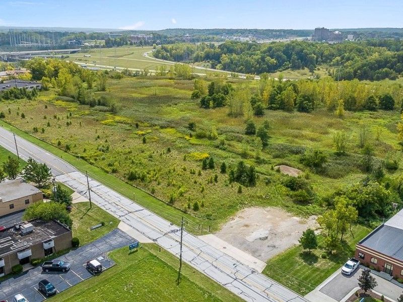 1329 E Schaaf Road, Brooklyn Heights, OH 44131 Photo 12