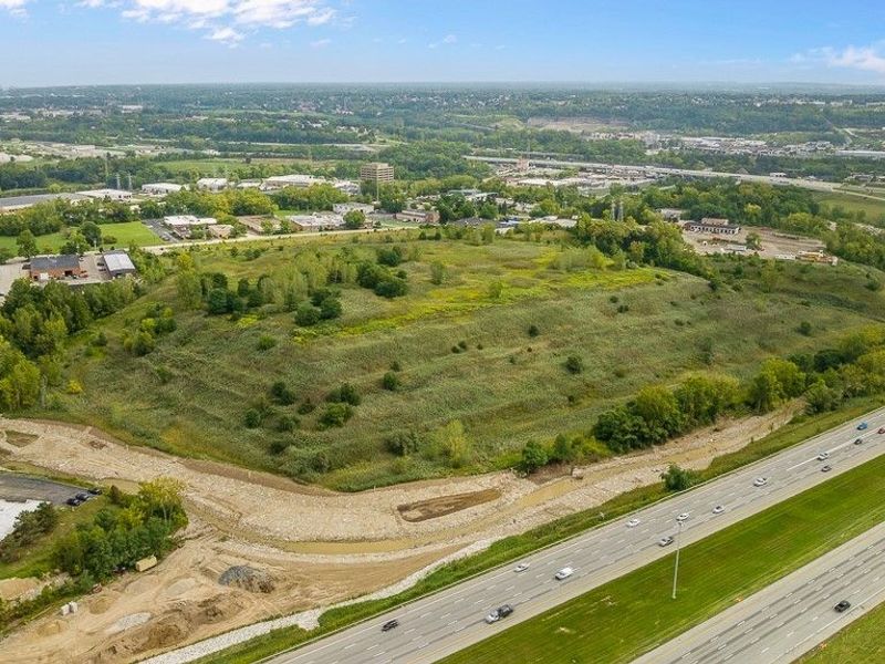 1329 E Schaaf Road, Brooklyn Heights, OH 44131 Photo 2