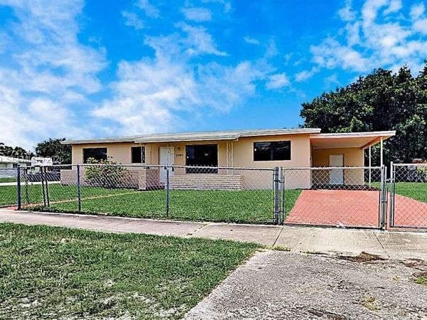 17800 NW 28th Ct, Miami Gardens, FL 33056