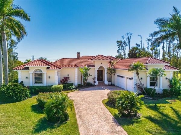 8460 Belle Meade DR, FORT MYERS, FL 33908