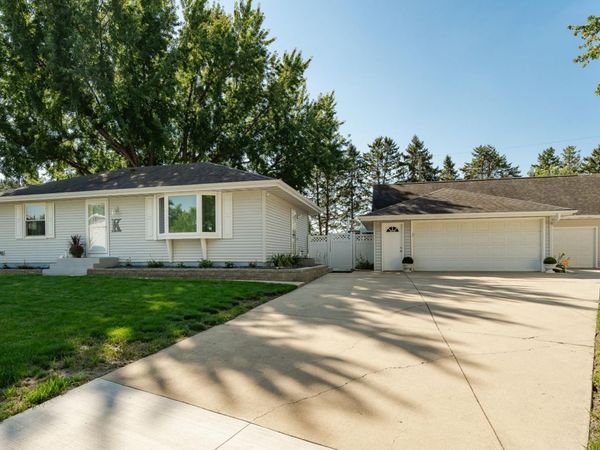 4100 19 1/2 Lane NW, Rochester, MN 55901