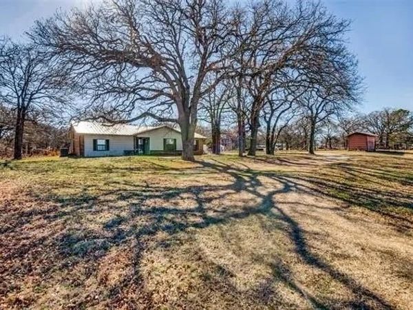 3275 W Highway 199 , Springtown, TX 76082