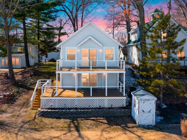 11309 Sunset Point Drive, Plainwell, MI 49080