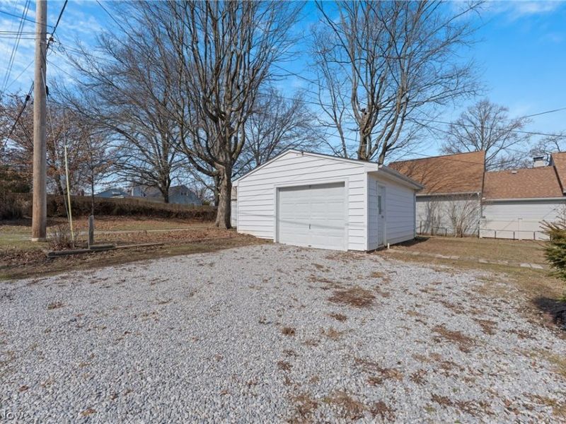 1539 Parkway Boulevard, Alliance, OH 44601 Photo 5