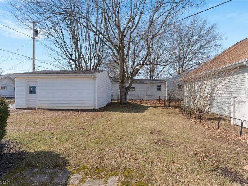 1539 Parkway Boulevard, Alliance, OH 44601 Photo 8