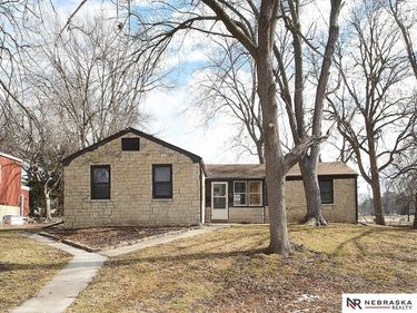 350 S 38 Street, Lincoln, NE 68510