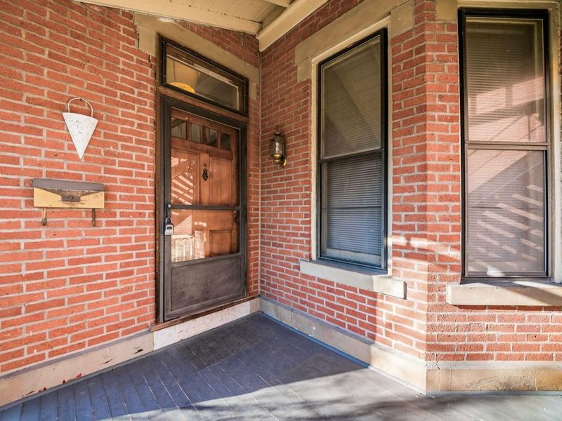 244-246 W Hubbard Avenue, Columbus, OH 43215 Photo 4