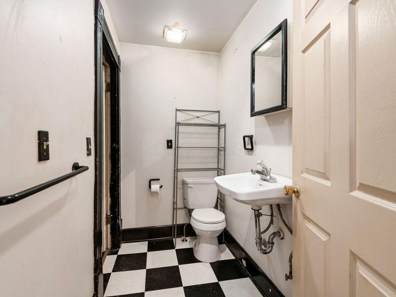 244-246 W Hubbard Avenue, Columbus, OH 43215 Photo 49