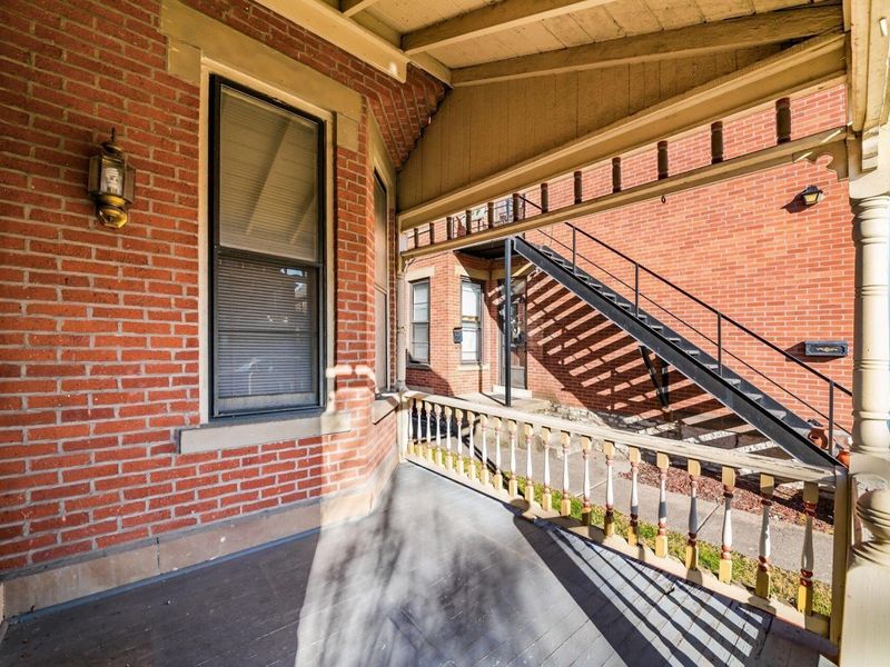 244-246 W Hubbard Avenue, Columbus, OH 43215 Photo 5