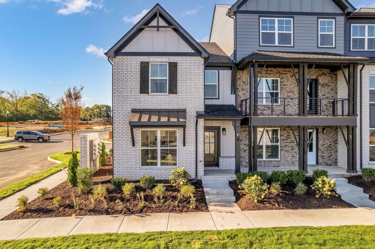 618 Granbury Pvt Drive , Hendersonville, TN 37075 Main Photo