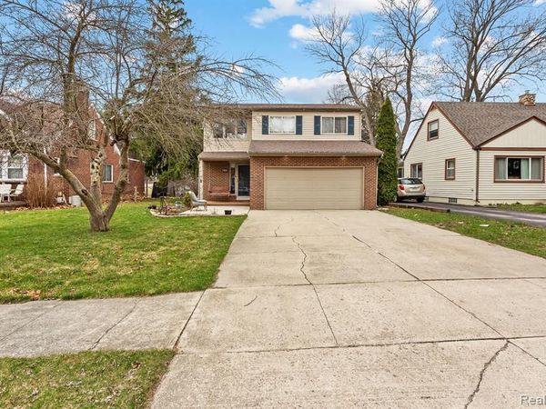 150 EXMOOR Road, Waterford Twp, MI 48328