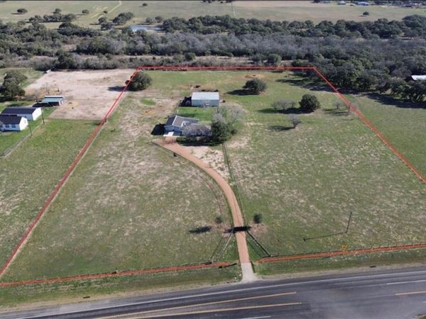8652 State Highway 111 E, Yoakum, TX 77995