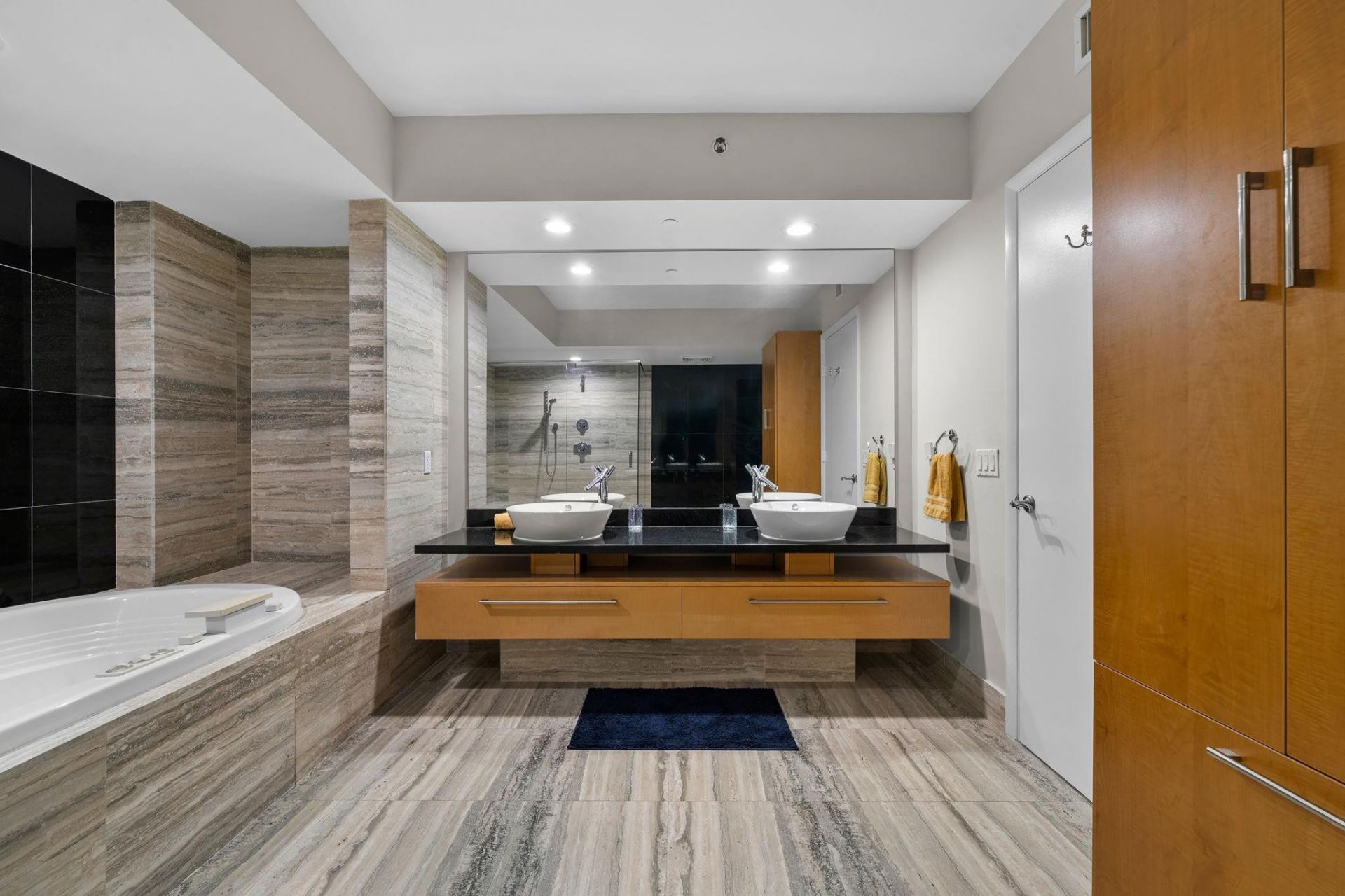 101 S Fort Lauderdale Beach Boulevard, Unit 907, Fort Lauderdale, FL 33316 Photo