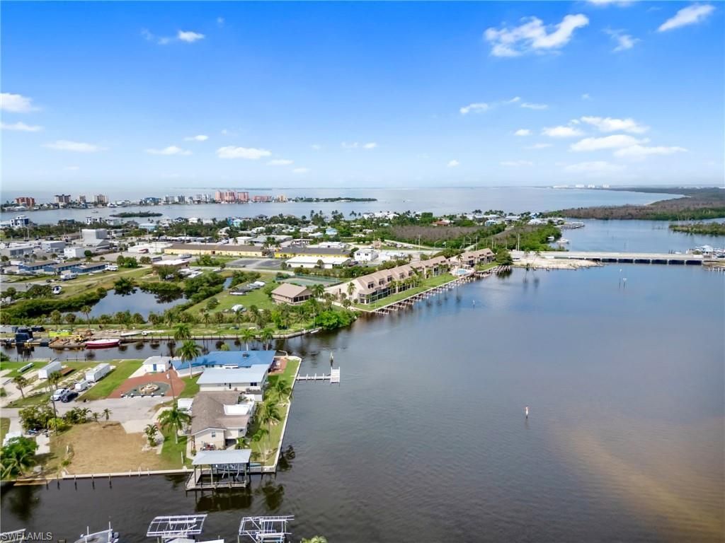 870 Oak St , Fort Myers Beach, FL 33931 Photo