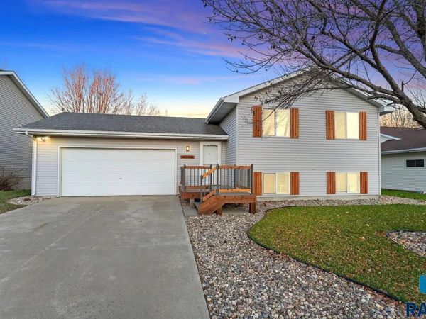 4208 N Jans Dr, Sioux Falls, SD 57107