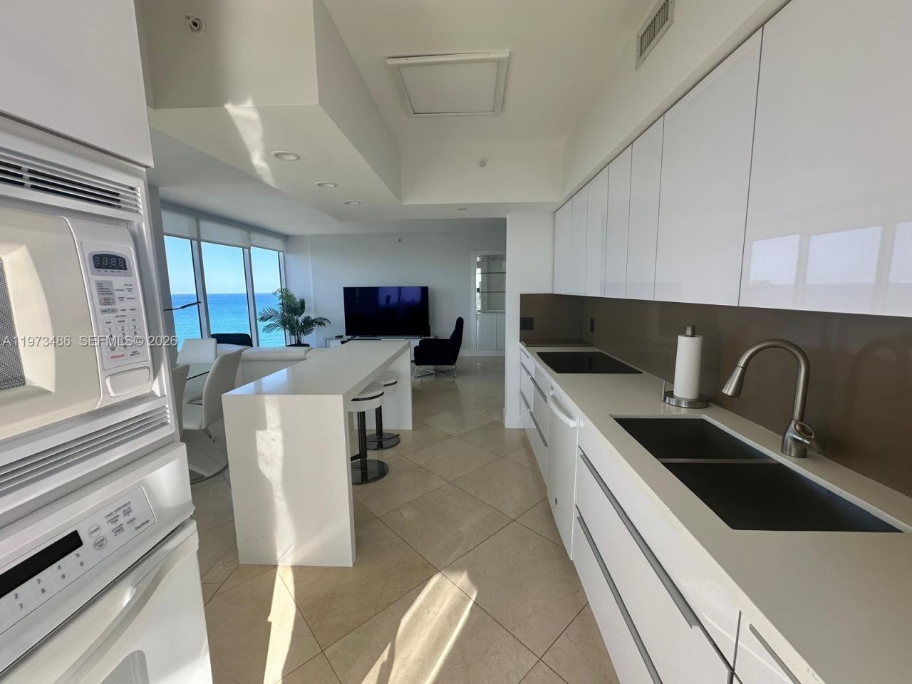 4775 Collins Ave , Unit 2407, Miami Beach, FL 33140 Photo