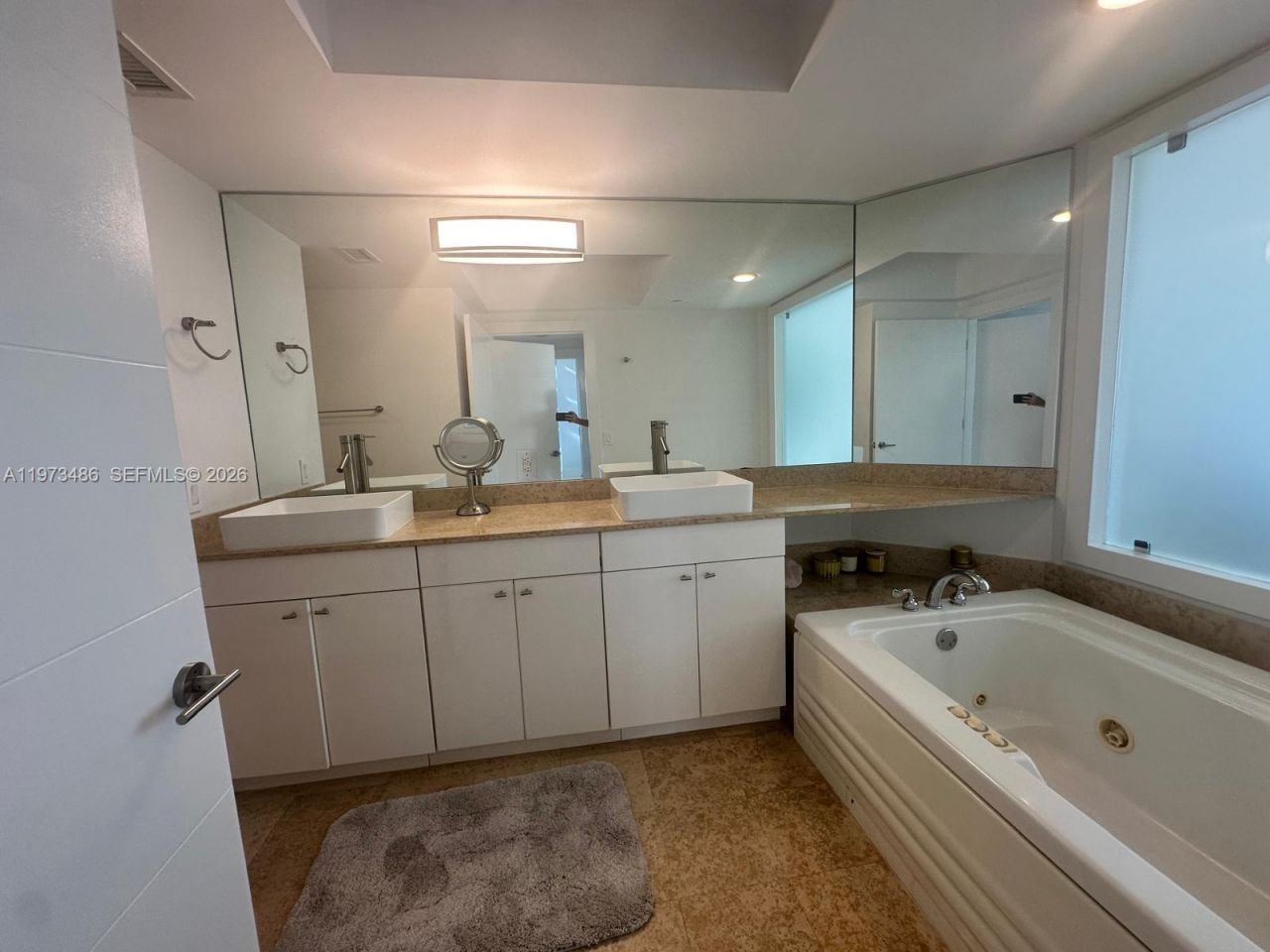 4775 Collins Ave , Unit 2407, Miami Beach, FL 33140 Photo