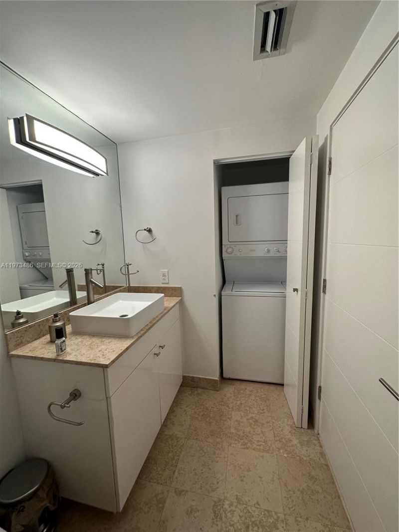 4775 Collins Ave , Unit 2407, Miami Beach, FL 33140 Photo