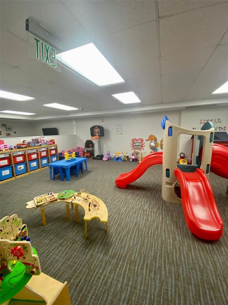 4775 Collins Ave , Unit 2407, Miami Beach, FL 33140 Photo