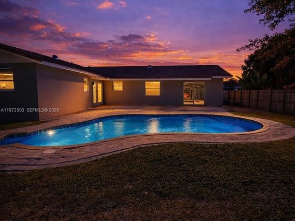 10805 SW 165th Ter, Miami, FL 33157