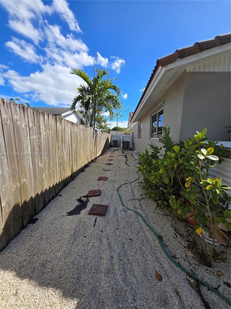 10805 SW 165th Ter, Miami, FL 33157 Photo