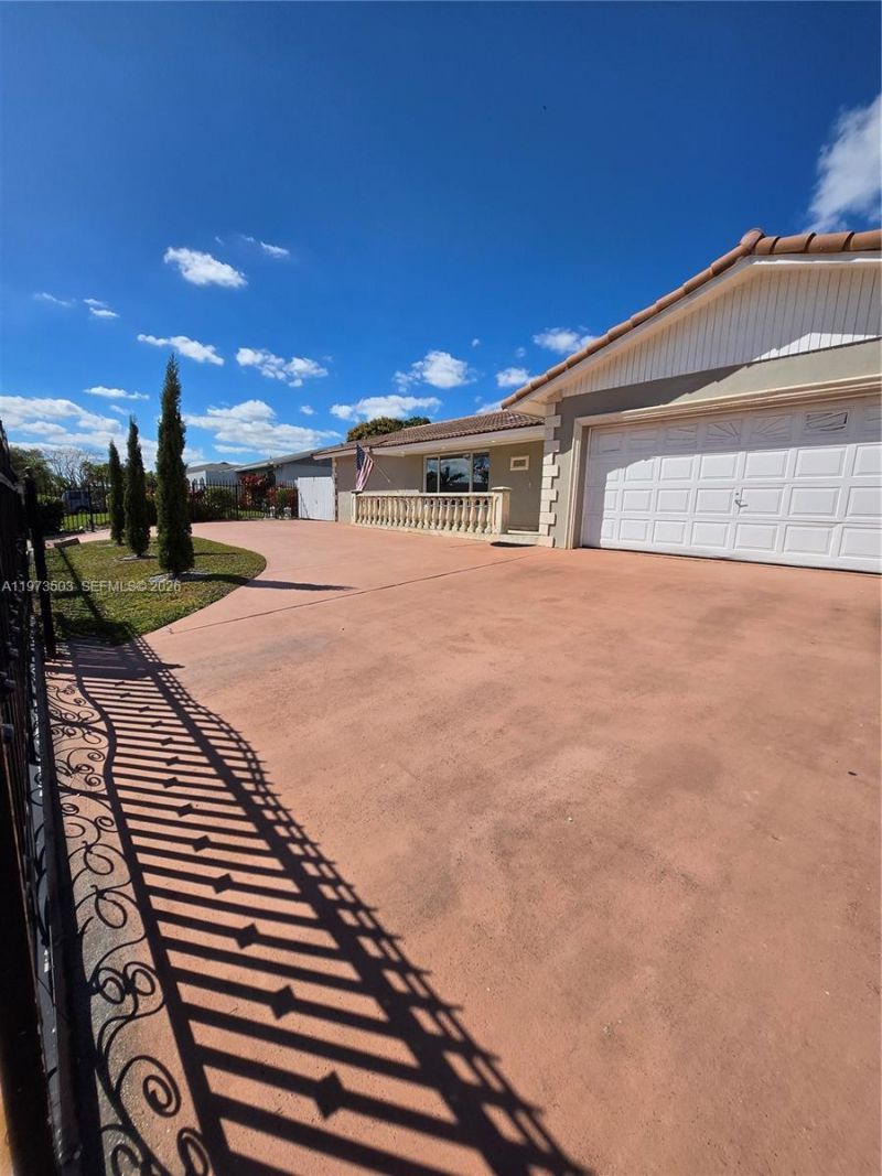 10805 SW 165th Ter, Miami, FL 33157 Photo