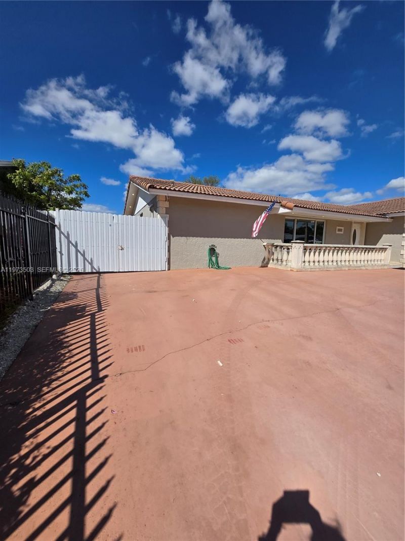 10805 SW 165th Ter, Miami, FL 33157 Photo