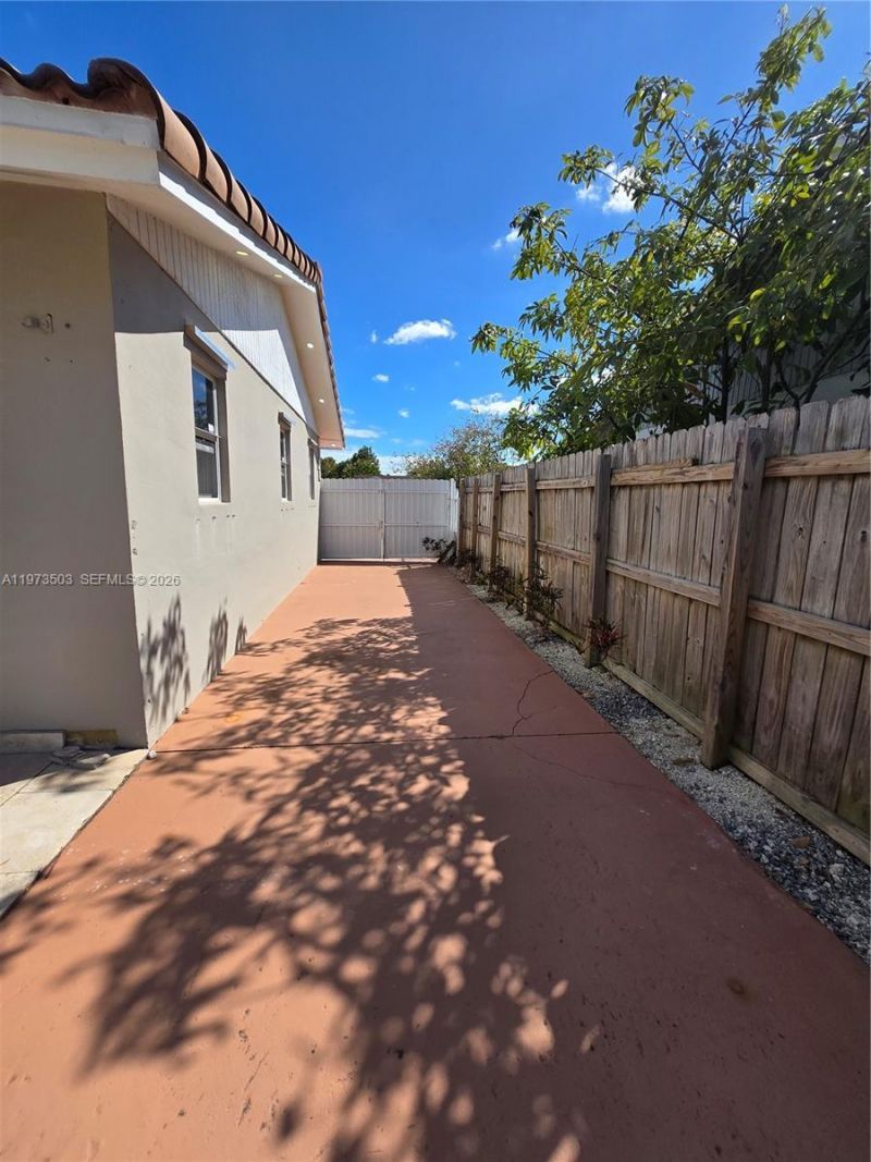 10805 SW 165th Ter, Miami, FL 33157 Photo