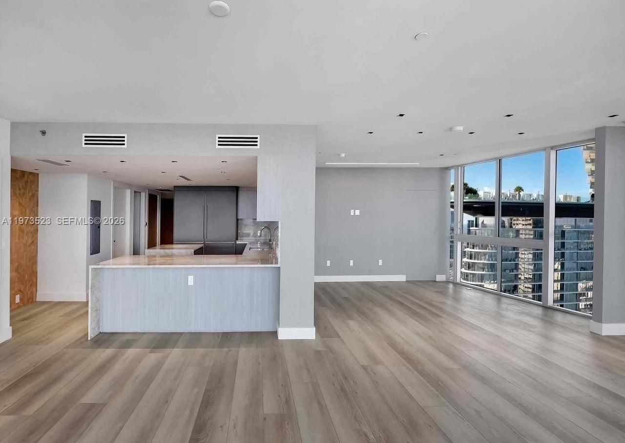 465 Brickell Ave, Unit 5701, Miami, FL 33131 Photo