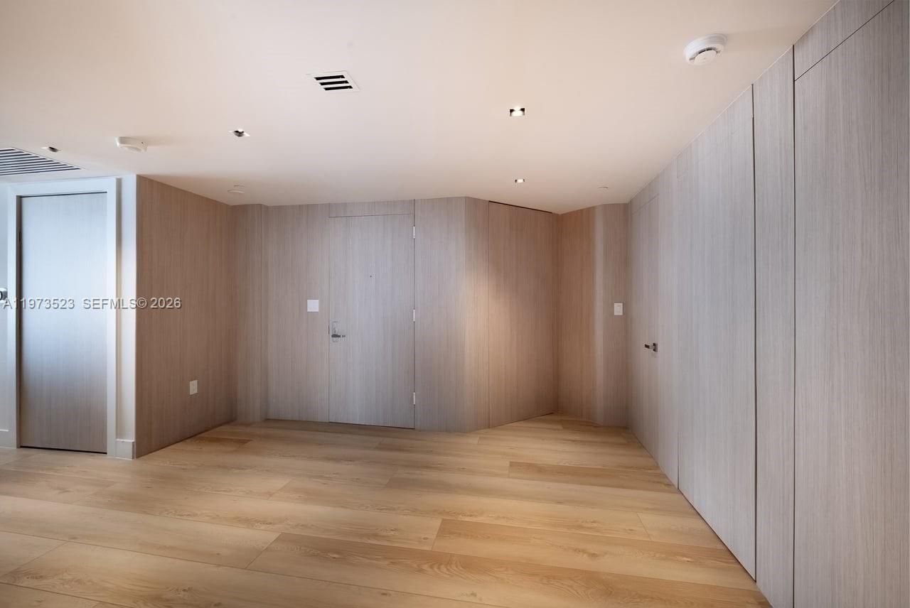 465 Brickell Ave, Unit 5701, Miami, FL 33131 Photo