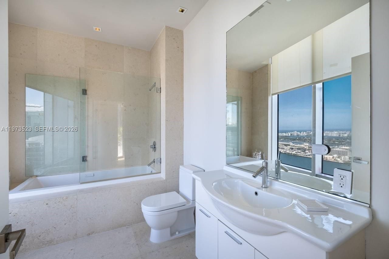 465 Brickell Ave, Unit 5701, Miami, FL 33131 Photo