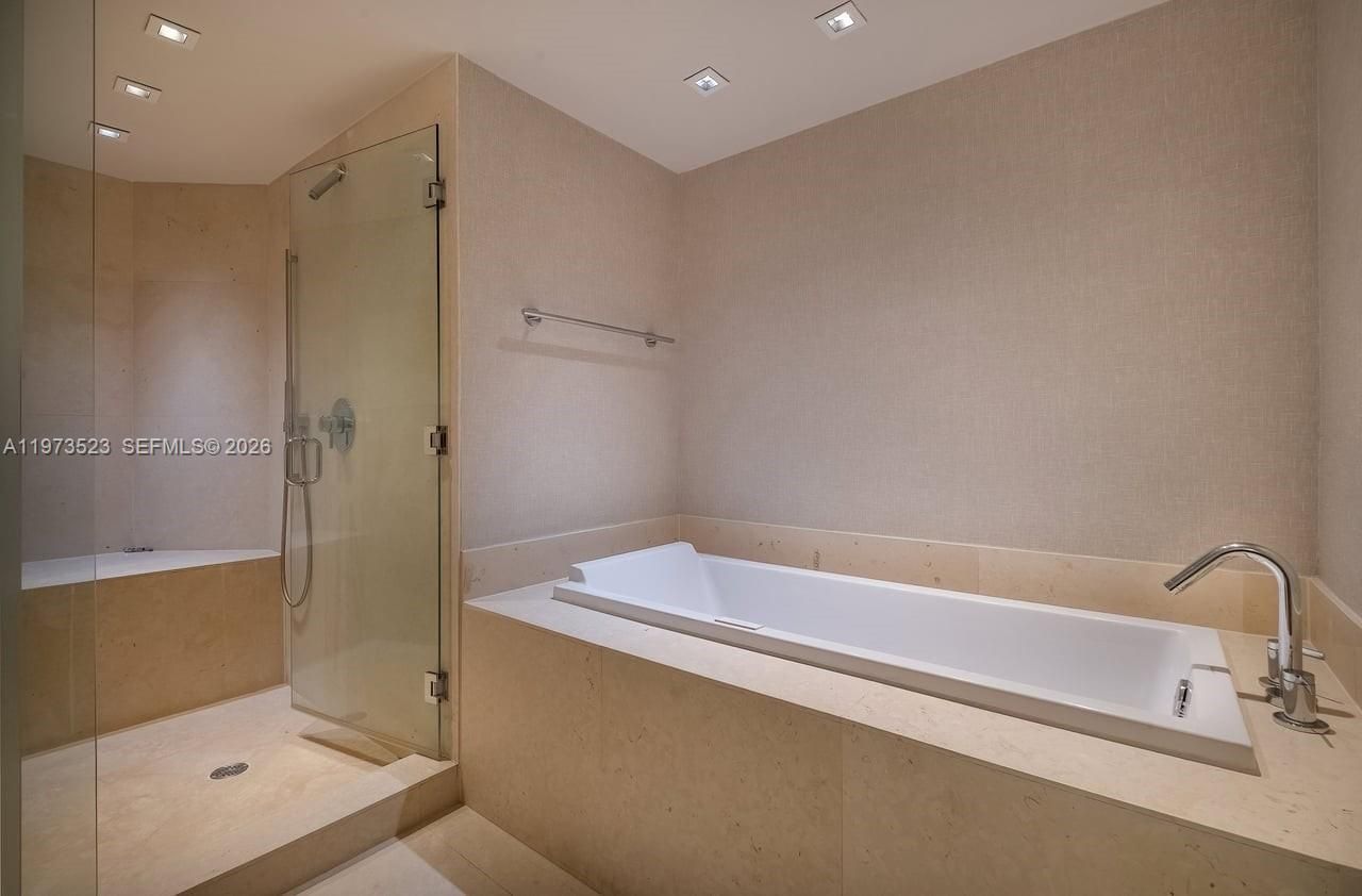 465 Brickell Ave, Unit 5701, Miami, FL 33131 Photo