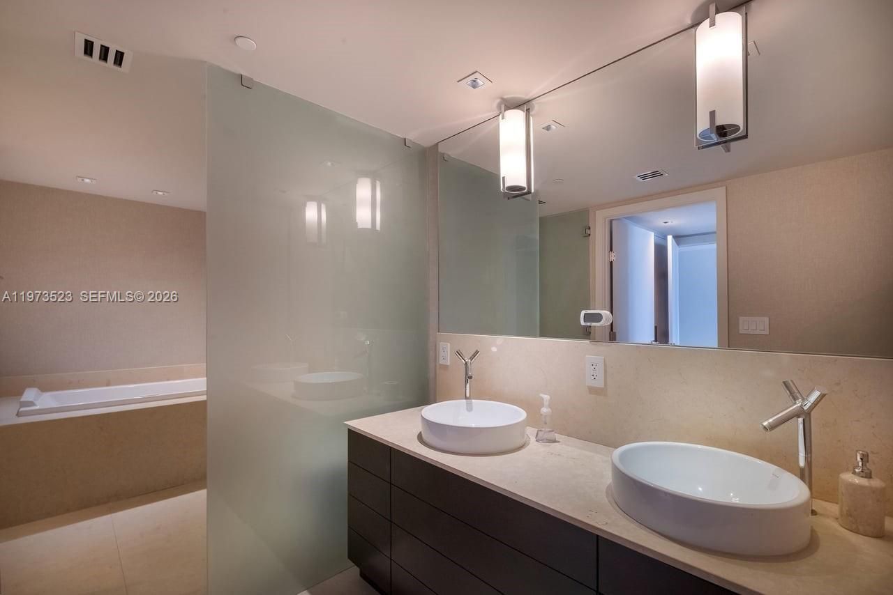 465 Brickell Ave, Unit 5701, Miami, FL 33131 Photo