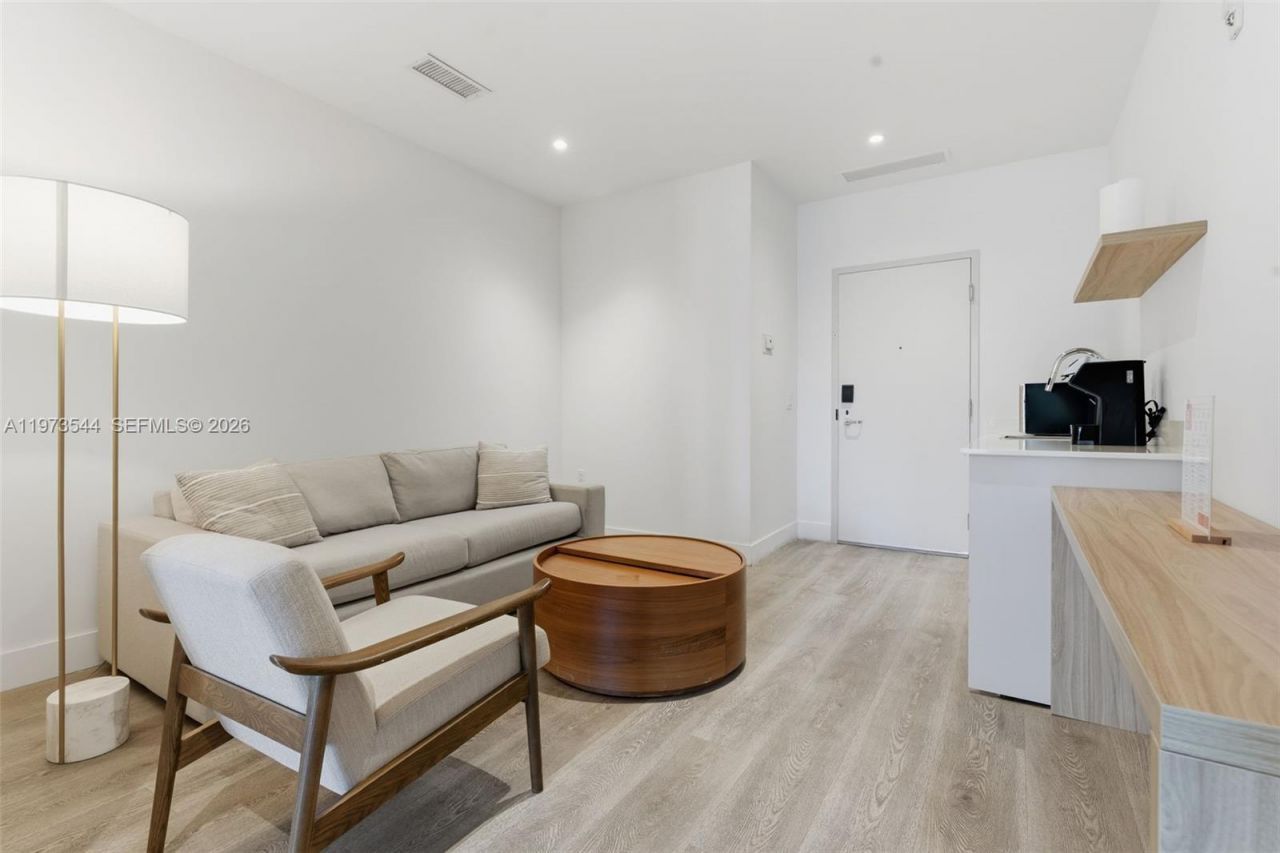 229 SW 9th St, Unit 407, Miami, FL 33130 Photo