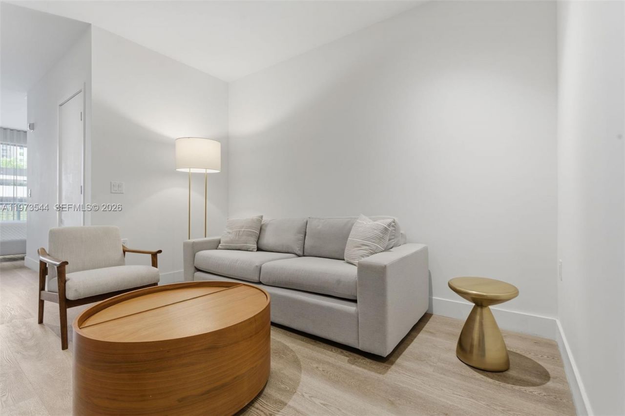 229 SW 9th St, Unit 407, Miami, FL 33130 Photo